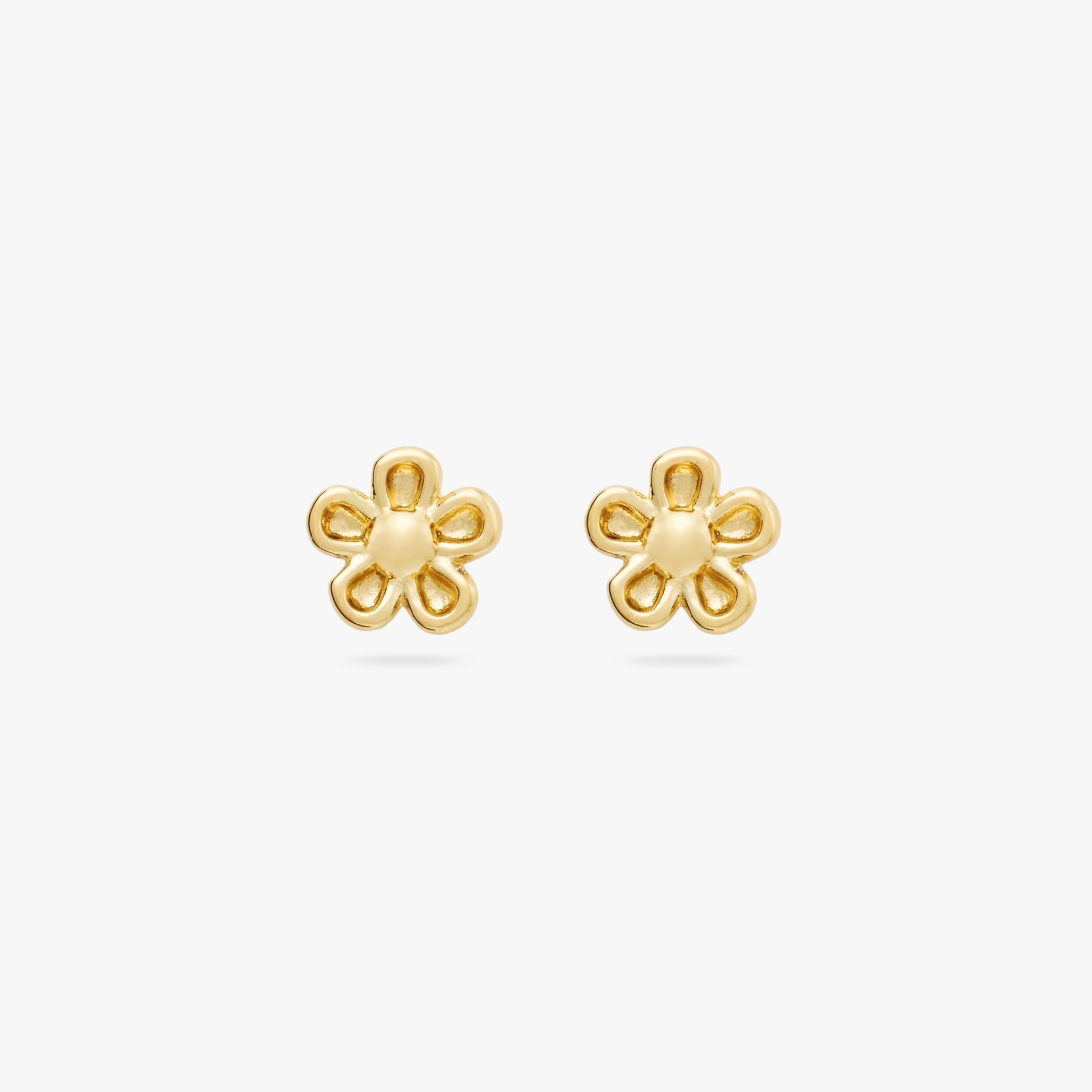 Daisy Flower Stud